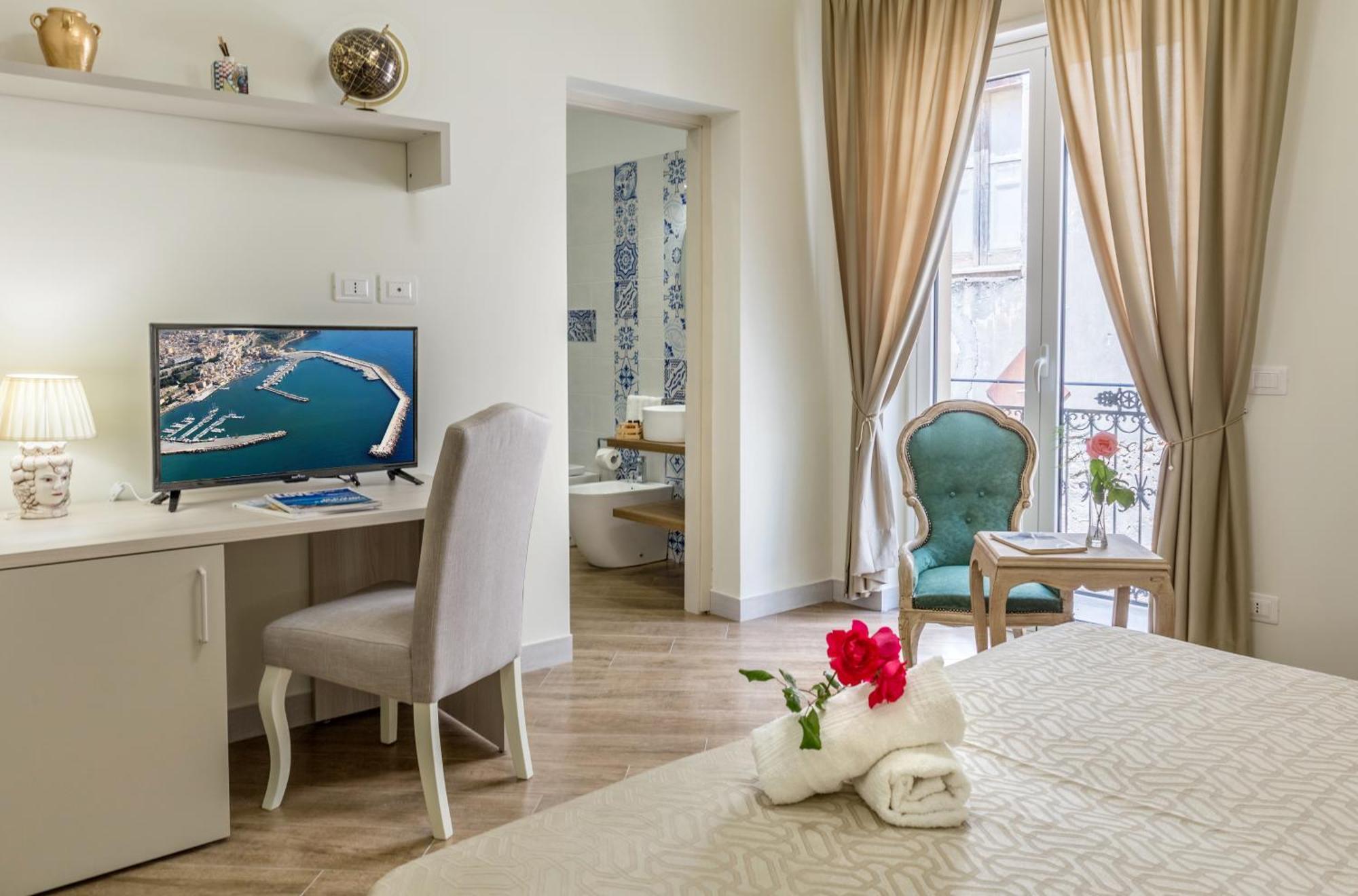 Keramos Luxury Rooms Шакка Екстер'єр фото